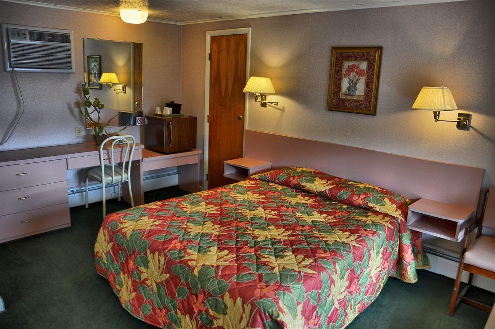 O'Sullivan'S Motel Lake George Exterior photo