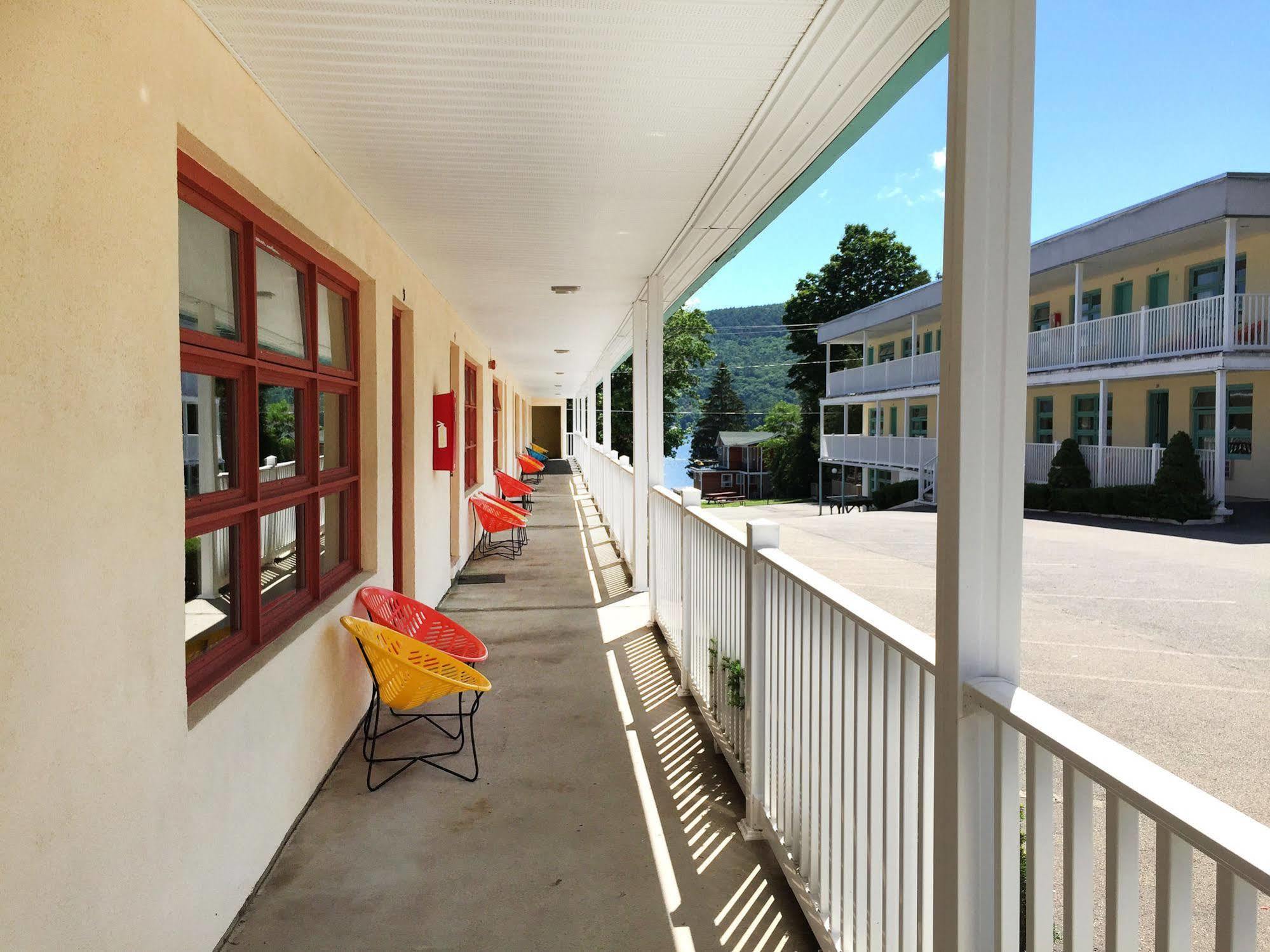 O'Sullivan'S Motel Lake George Exterior photo